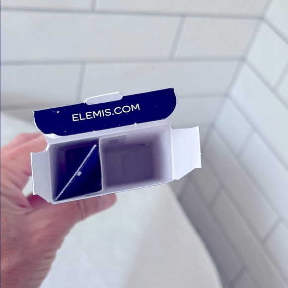 ELEMIS Peptide⁴ Eye Recovery Cream - Picture 3 of 4